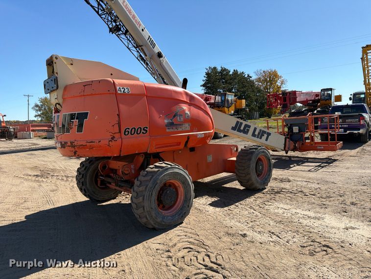 image for item FK2223 1998 JLG 600S boom lift