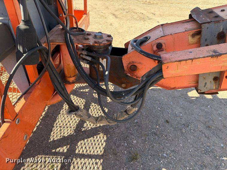 image for item FK2223 1998 JLG 600S boom lift