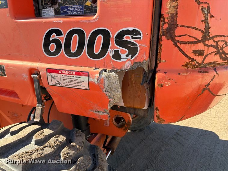 image for item FK2223 1998 JLG 600S boom lift