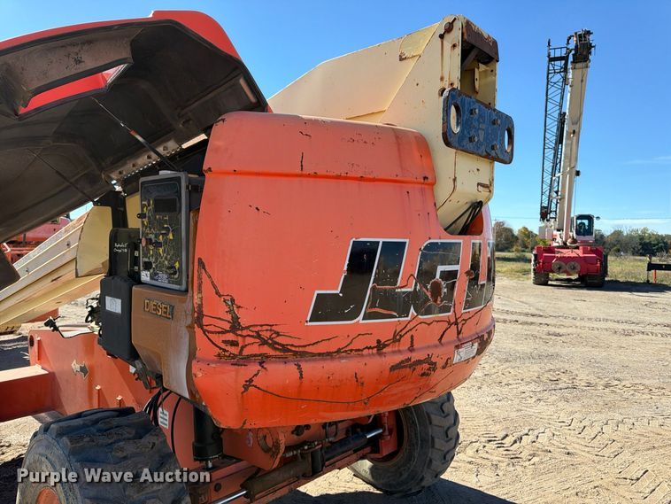 image for item FK2223 1998 JLG 600S boom lift
