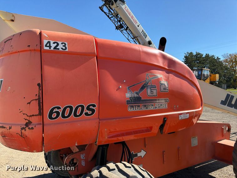 image for item FK2223 1998 JLG 600S boom lift