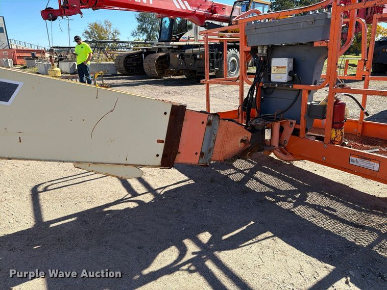 image for item FK2223 1998 JLG 600S boom lift