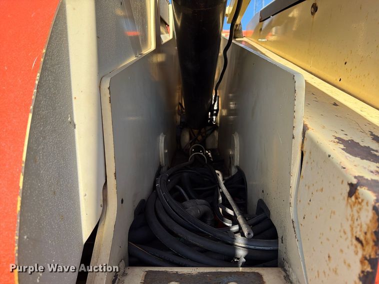 image for item FK2223 1998 JLG 600S boom lift