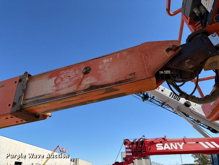 image for item FK2223 1998 JLG 600S boom lift