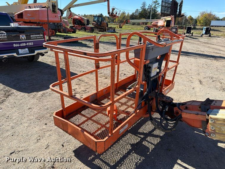 image for item FK2223 1998 JLG 600S boom lift