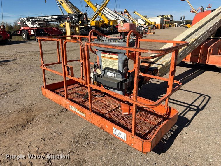 image for item FK2223 1998 JLG 600S boom lift