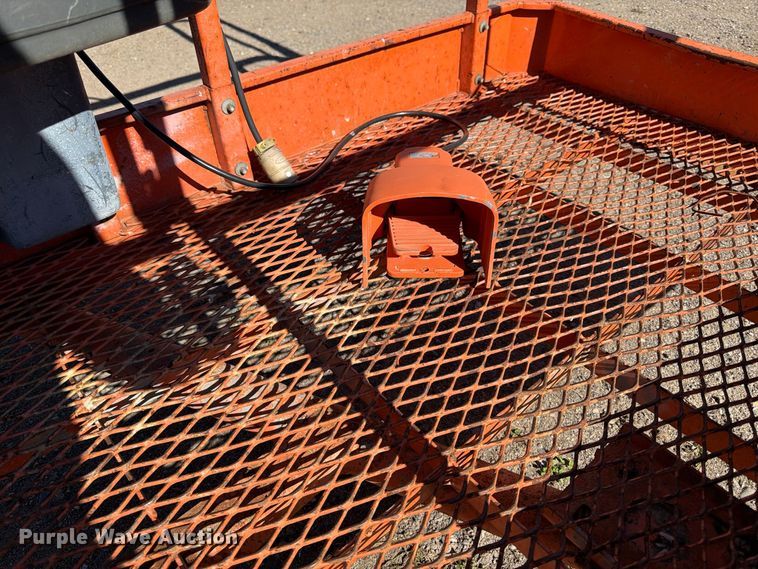 image for item FK2223 1998 JLG 600S boom lift