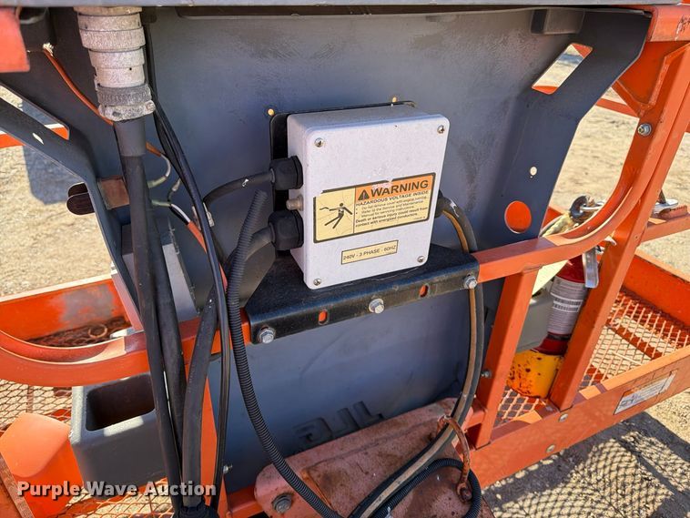 image for item FK2223 1998 JLG 600S boom lift