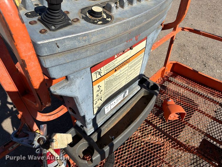 image for item FK2223 1998 JLG 600S boom lift