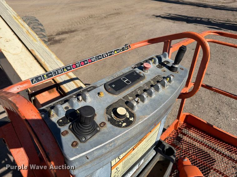 image for item FK2223 1998 JLG 600S boom lift