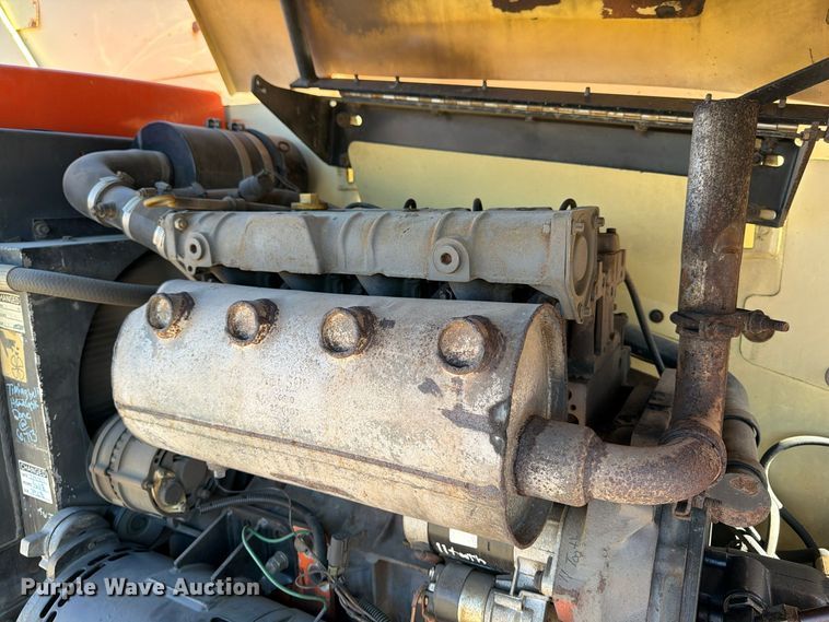 image for item FK2223 1998 JLG 600S boom lift