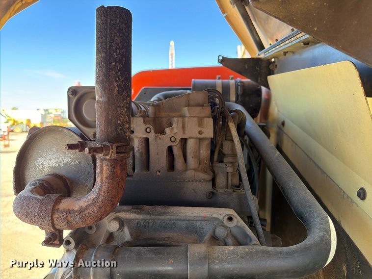 image for item FK2223 1998 JLG 600S boom lift