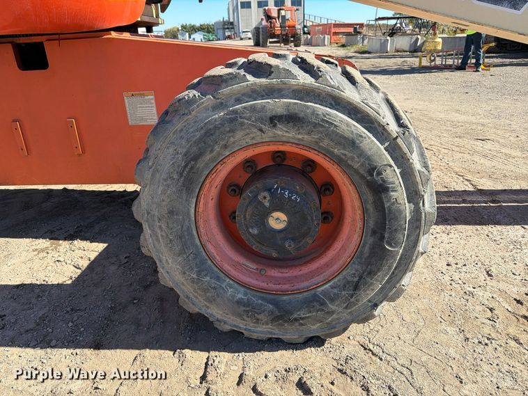 image for item FK2223 1998 JLG 600S boom lift