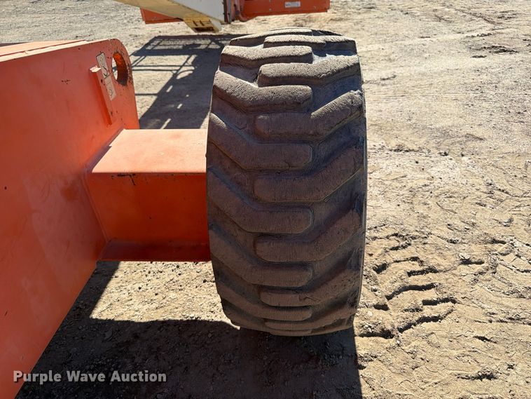 image for item FK2223 1998 JLG 600S boom lift