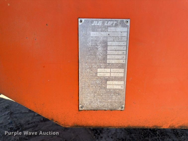 image for item FK2223 1998 JLG 600S boom lift