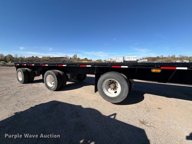 image for item FK2225 1994 Fruehauf flatbed trailer