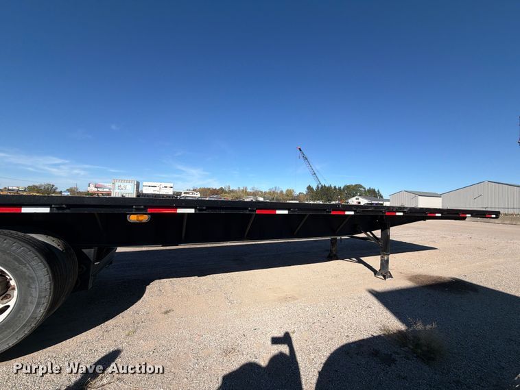 image for item FK2225 1994 Fruehauf flatbed trailer