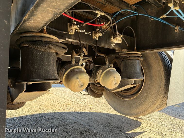 image for item FK2225 1994 Fruehauf flatbed trailer