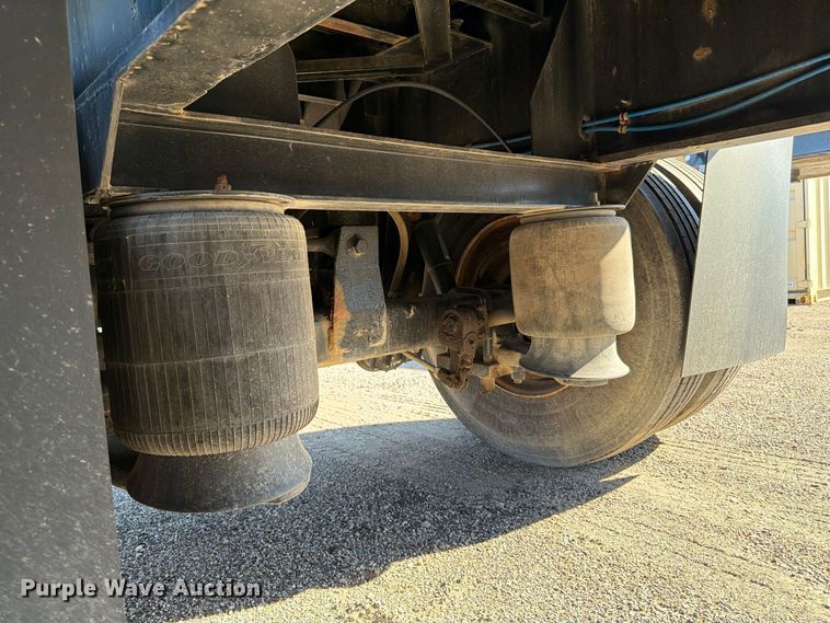 image for item FK2225 1994 Fruehauf flatbed trailer