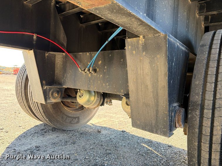 image for item FK2225 1994 Fruehauf flatbed trailer