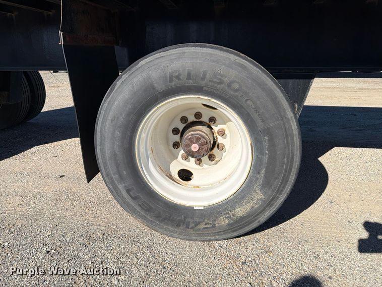 image for item FK2225 1994 Fruehauf flatbed trailer