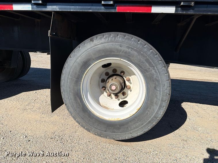image for item FK2225 1994 Fruehauf flatbed trailer