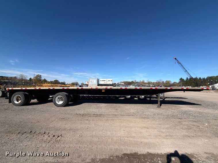image for item FK2226 1995 Utility Trailer Manufacturer flatbed trailer