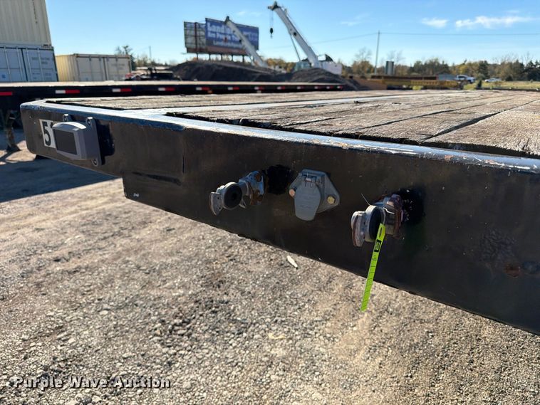 image for item FK2226 1995 Utility Trailer Manufacturer flatbed trailer