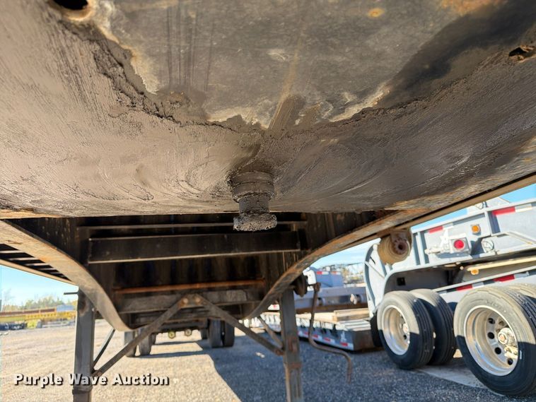 image for item FK2226 1995 Utility Trailer Manufacturer flatbed trailer