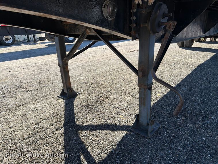 image for item FK2226 1995 Utility Trailer Manufacturer flatbed trailer