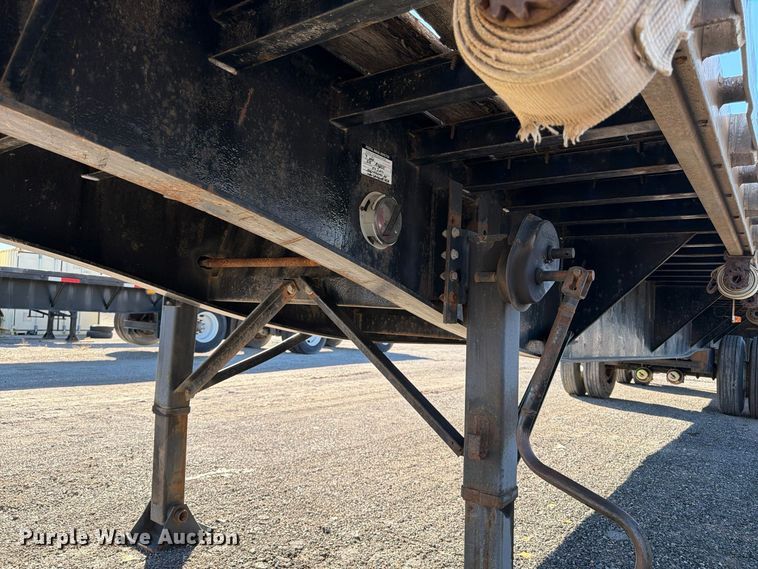 image for item FK2226 1995 Utility Trailer Manufacturer flatbed trailer