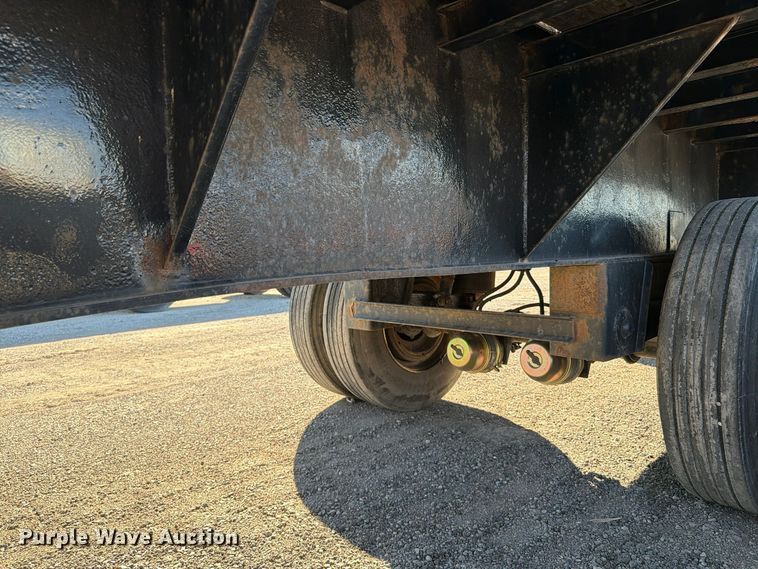image for item FK2226 1995 Utility Trailer Manufacturer flatbed trailer