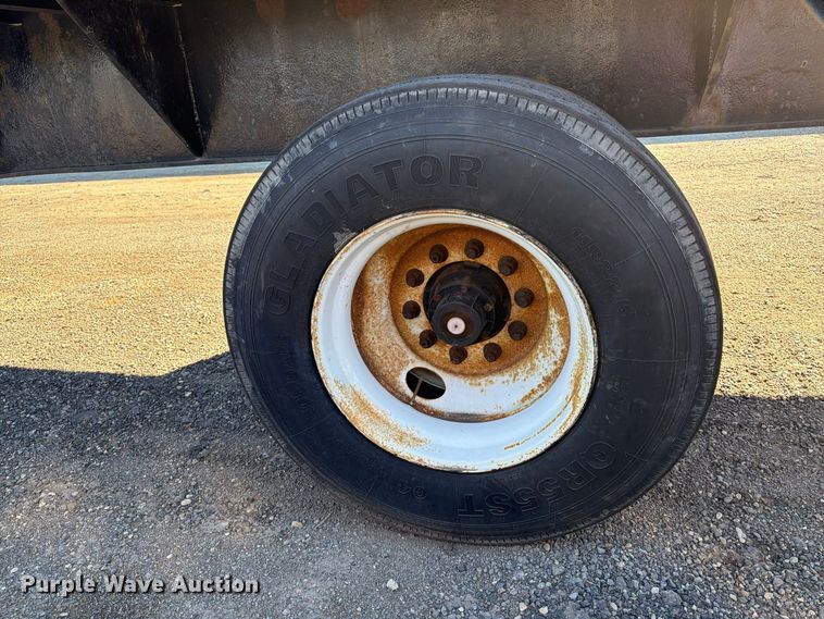 image for item FK2226 1995 Utility Trailer Manufacturer flatbed trailer