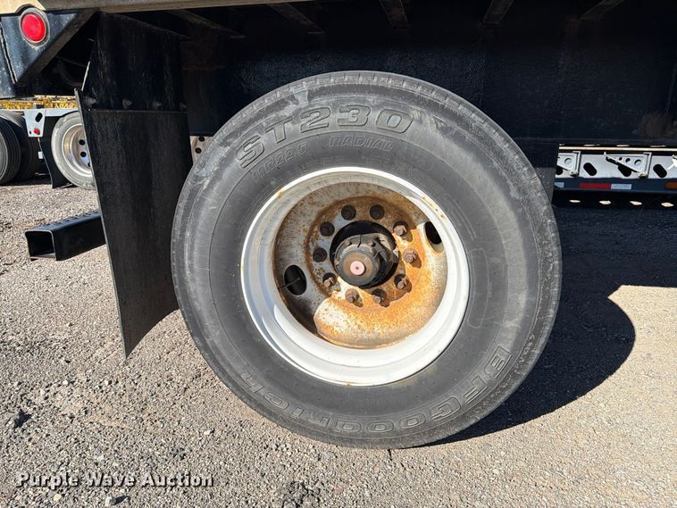image for item FK2226 1995 Utility Trailer Manufacturer flatbed trailer