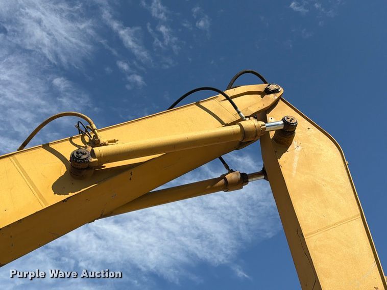 image for item FK3834 1999 Caterpillar M320 wheeled excavator