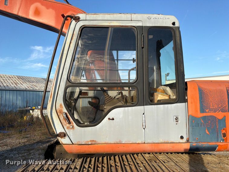 image for item FK3857 1992 Hitachi EX120-2 excavator