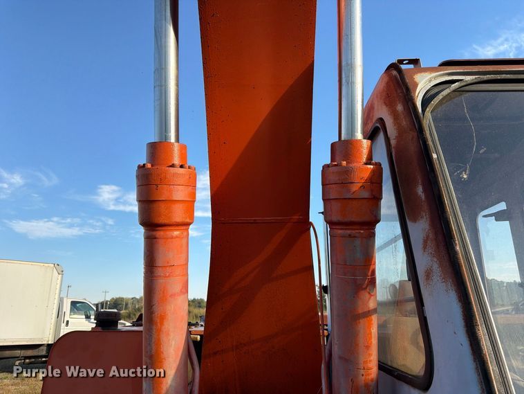 image for item FK3857 1992 Hitachi EX120-2 excavator