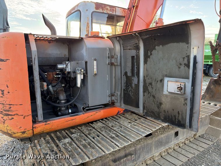 image for item FK3857 1992 Hitachi EX120-2 excavator