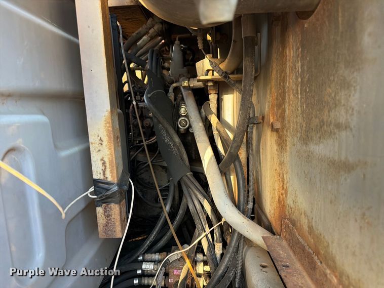 image for item FK3857 1992 Hitachi EX120-2 excavator