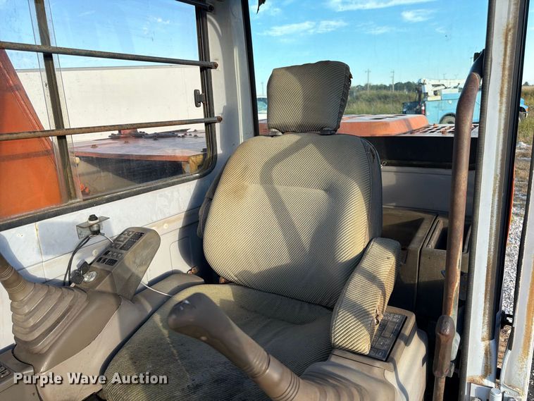 image for item FK3857 1992 Hitachi EX120-2 excavator