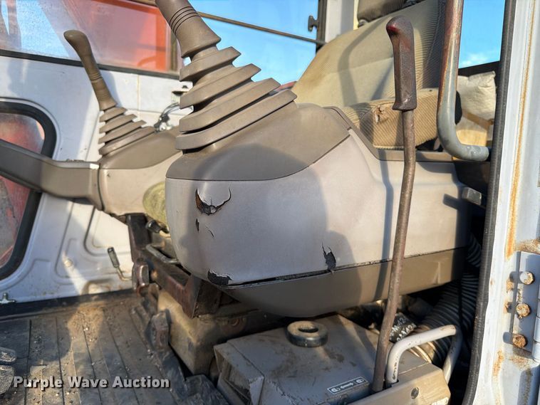 image for item FK3857 1992 Hitachi EX120-2 excavator