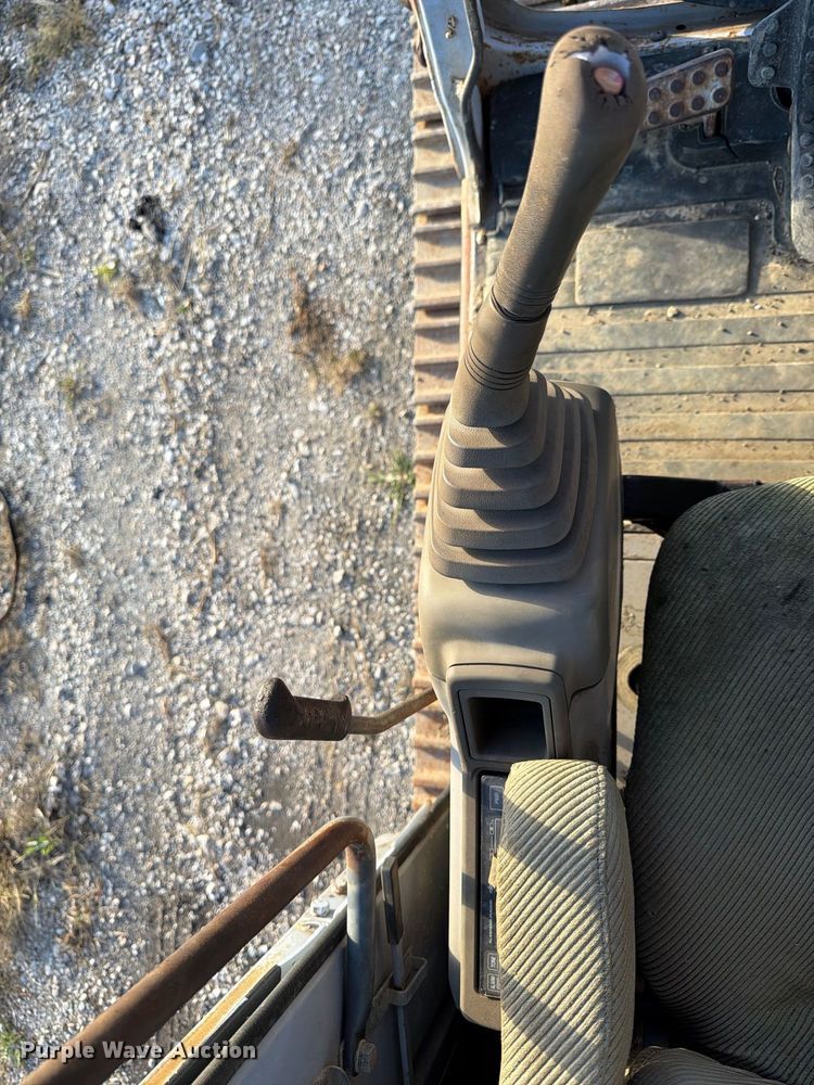 image for item FK3857 1992 Hitachi EX120-2 excavator