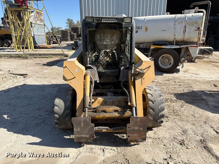 image for item FK3858 2009 John Deere 325 skid steer loader