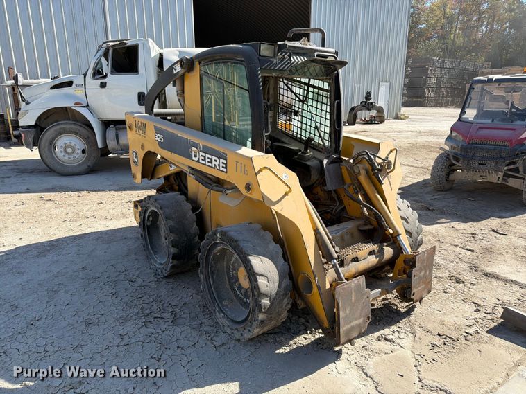 image for item FK3858 2009 John Deere 325 skid steer loader