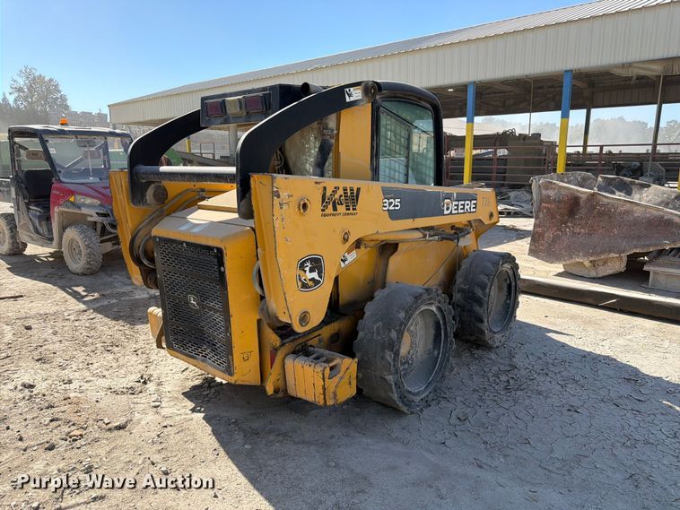 image for item FK3858 2009 John Deere 325 skid steer loader