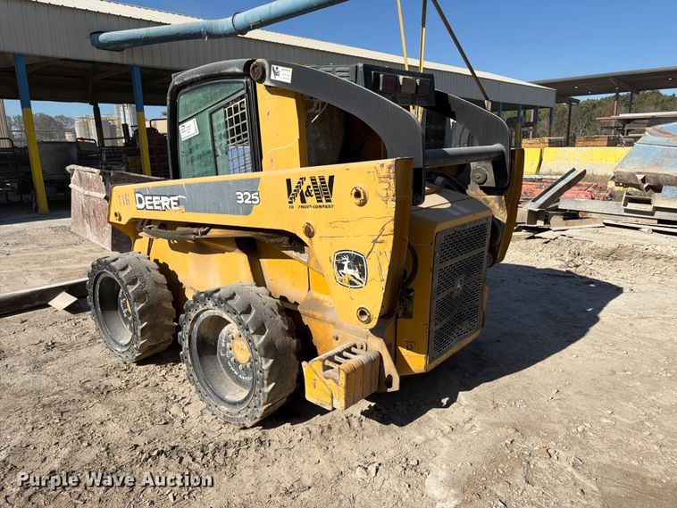 image for item FK3858 2009 John Deere 325 skid steer loader