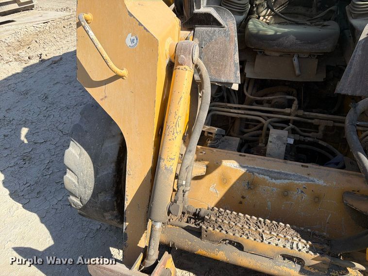 image for item FK3858 2009 John Deere 325 skid steer loader