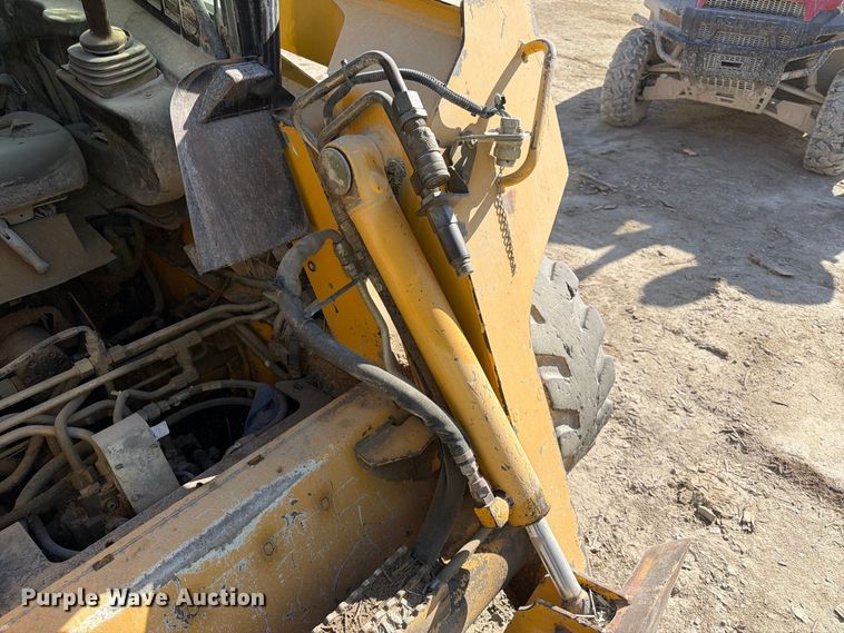 image for item FK3858 2009 John Deere 325 skid steer loader