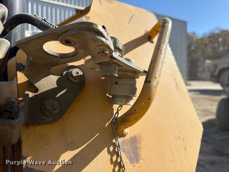 image for item FK3858 2009 John Deere 325 skid steer loader