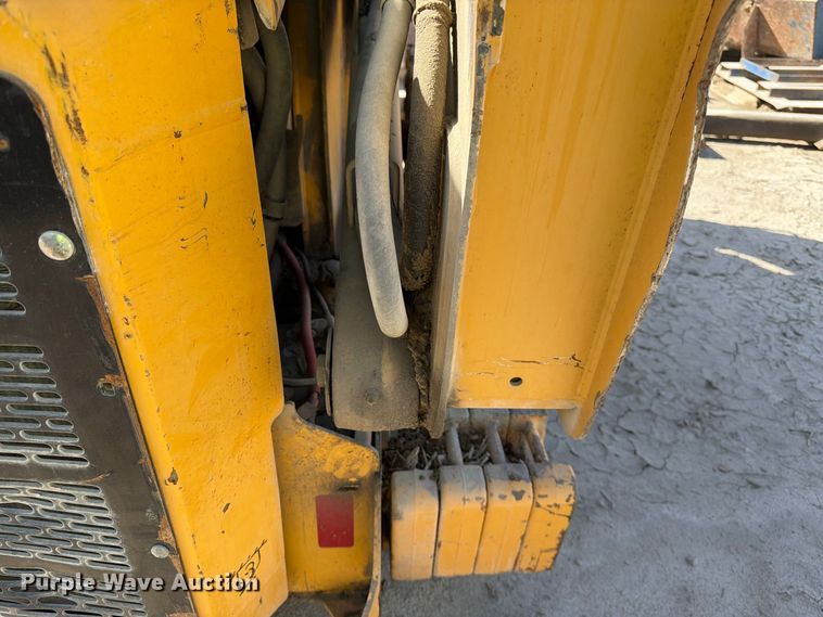 image for item FK3858 2009 John Deere 325 skid steer loader